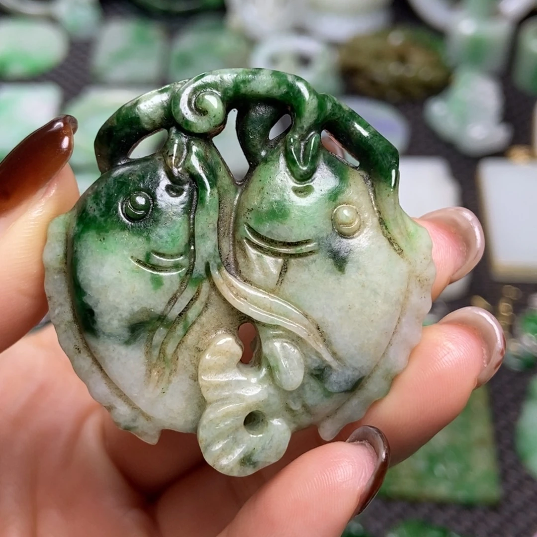 翡翠未镶嵌挂件清