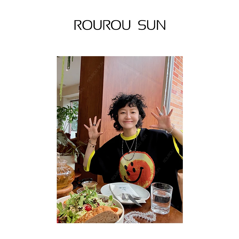 27200休闲树桩笑脸图案复古圆领短袖T女