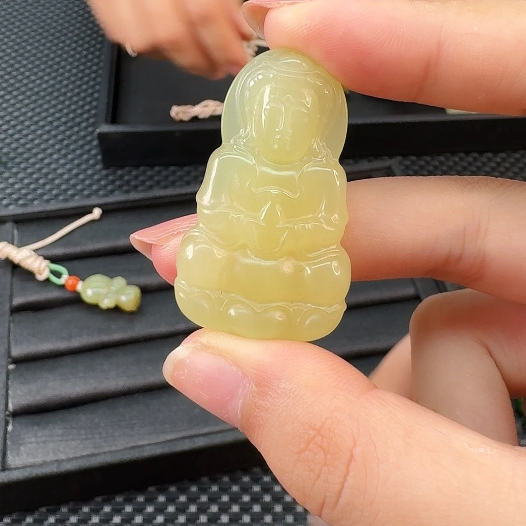 和田玉未镶嵌颈饰观音
