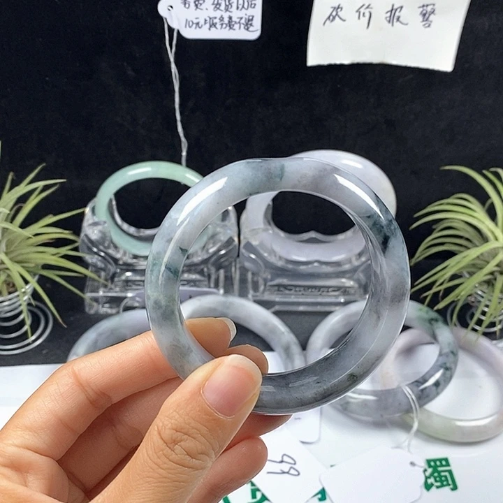 翡翠未镶嵌手镯47号。52.4圈