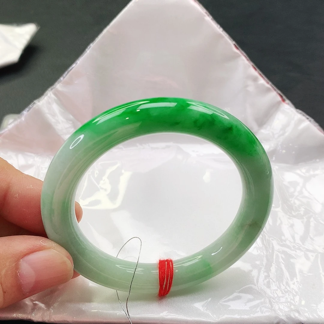 未镶嵌手镯翡翠天然翡翠手镯
