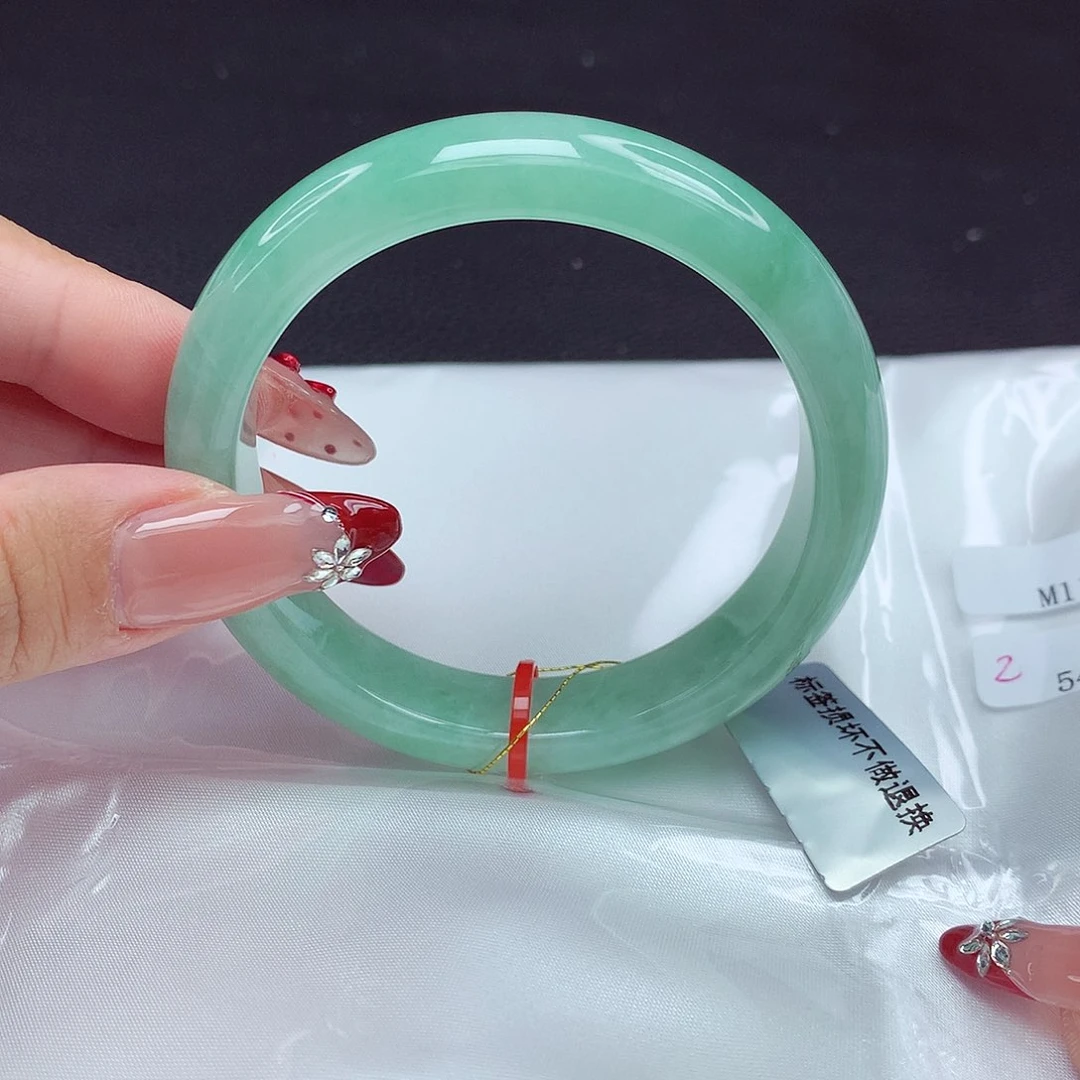 翡翠手镯未镶嵌54圈629