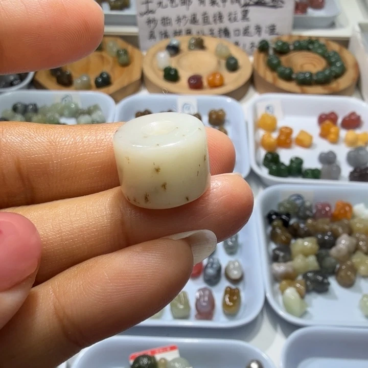 和田玉未镶嵌珠宝奇石