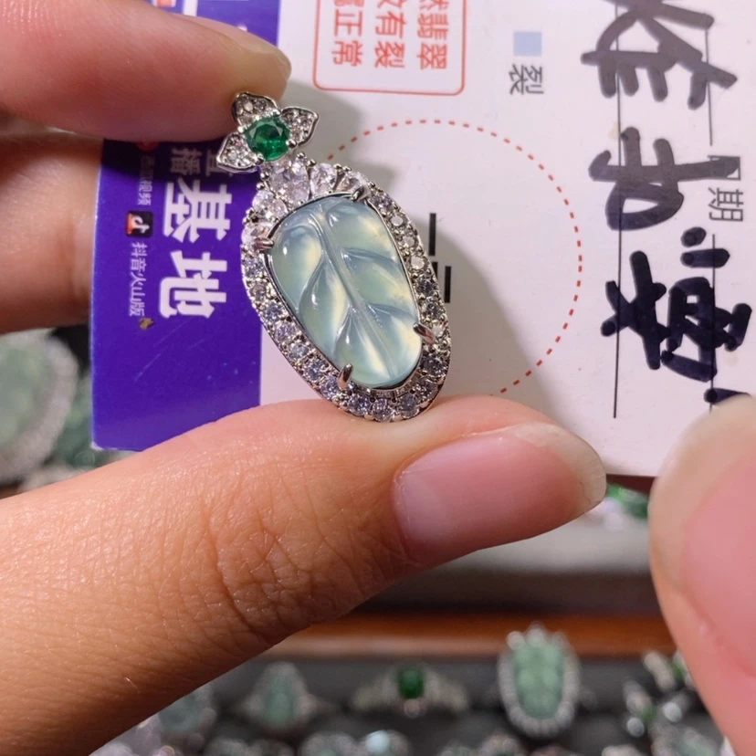 【闪购商品】翡翠未镶嵌颈饰天然
