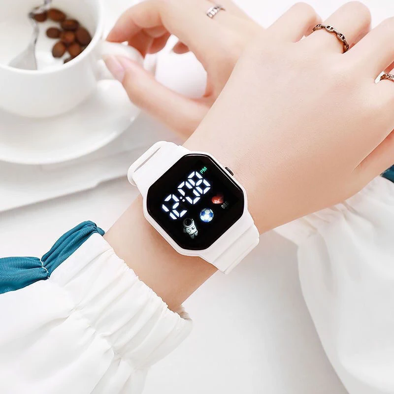 太空人手表男女学生科技感LED高颜值电子儿童手表 TKR