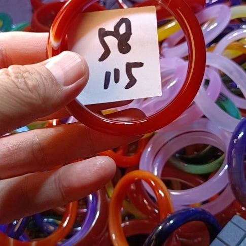 玛瑙/玉髓手镯未镶嵌