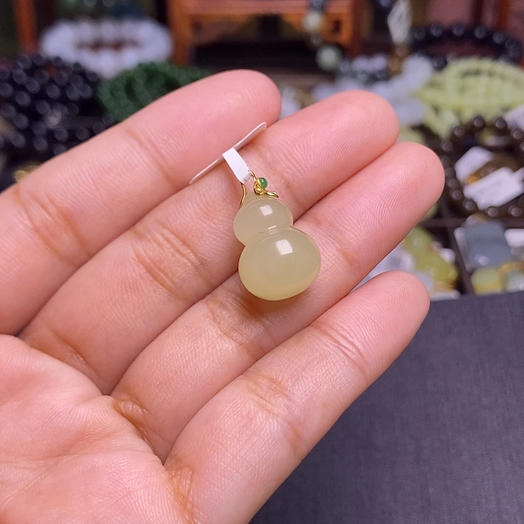 和田玉未镶嵌颈饰黄口老料金镶葫芦