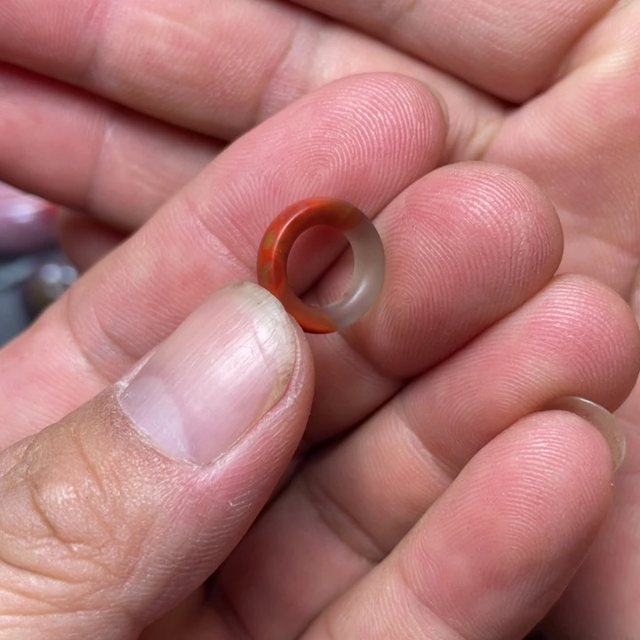 南红玛瑙未镶嵌手链