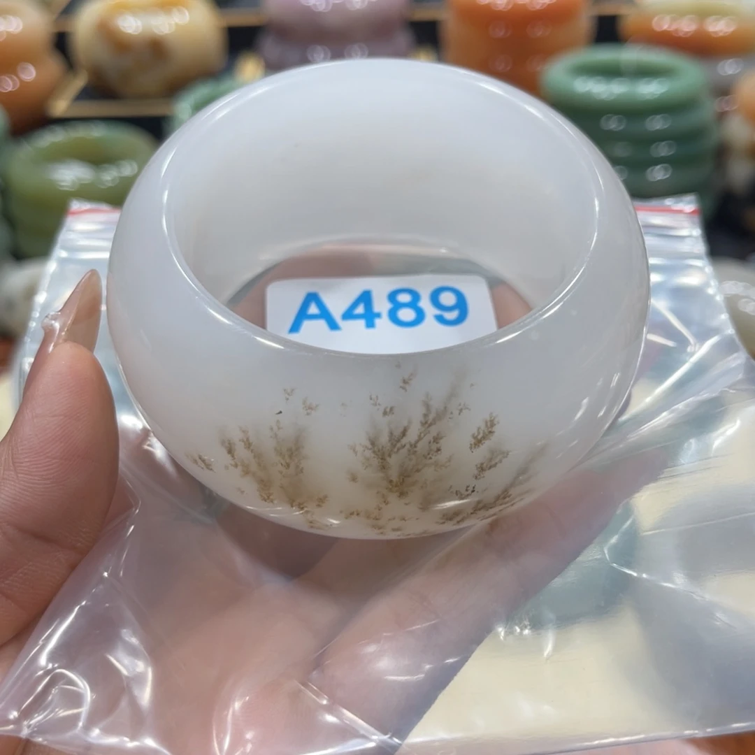 石英质玉手镯未镶嵌@***里