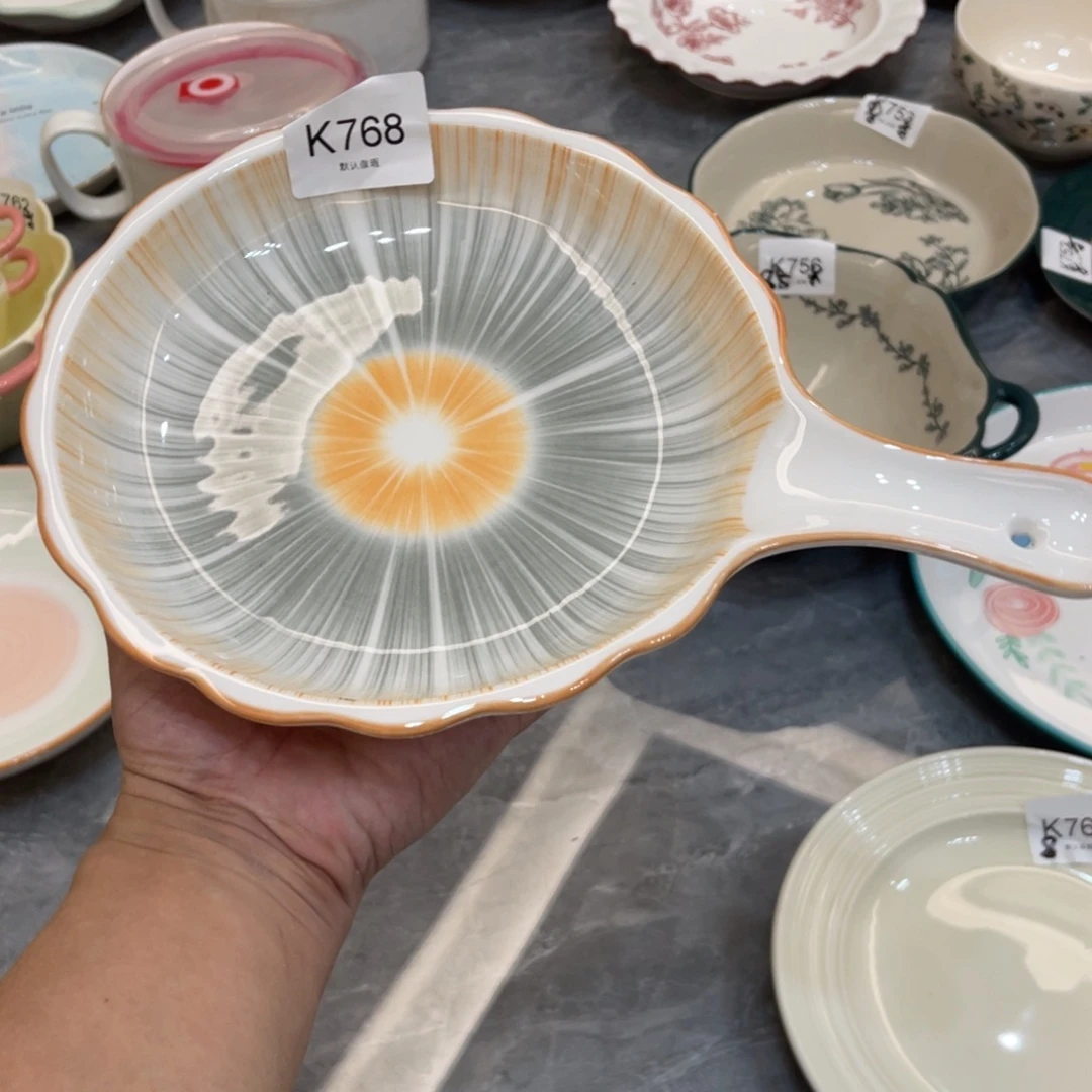 陶瓷微瑕餐具介意勿拍，满18飞！