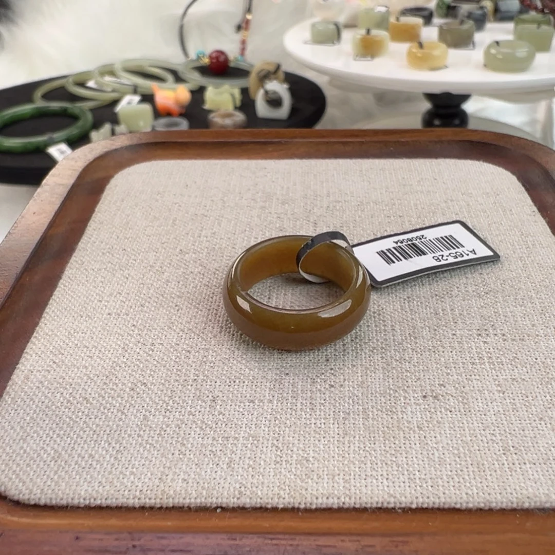 和田玉未镶嵌戒指w76糖轮胎16.4不退换