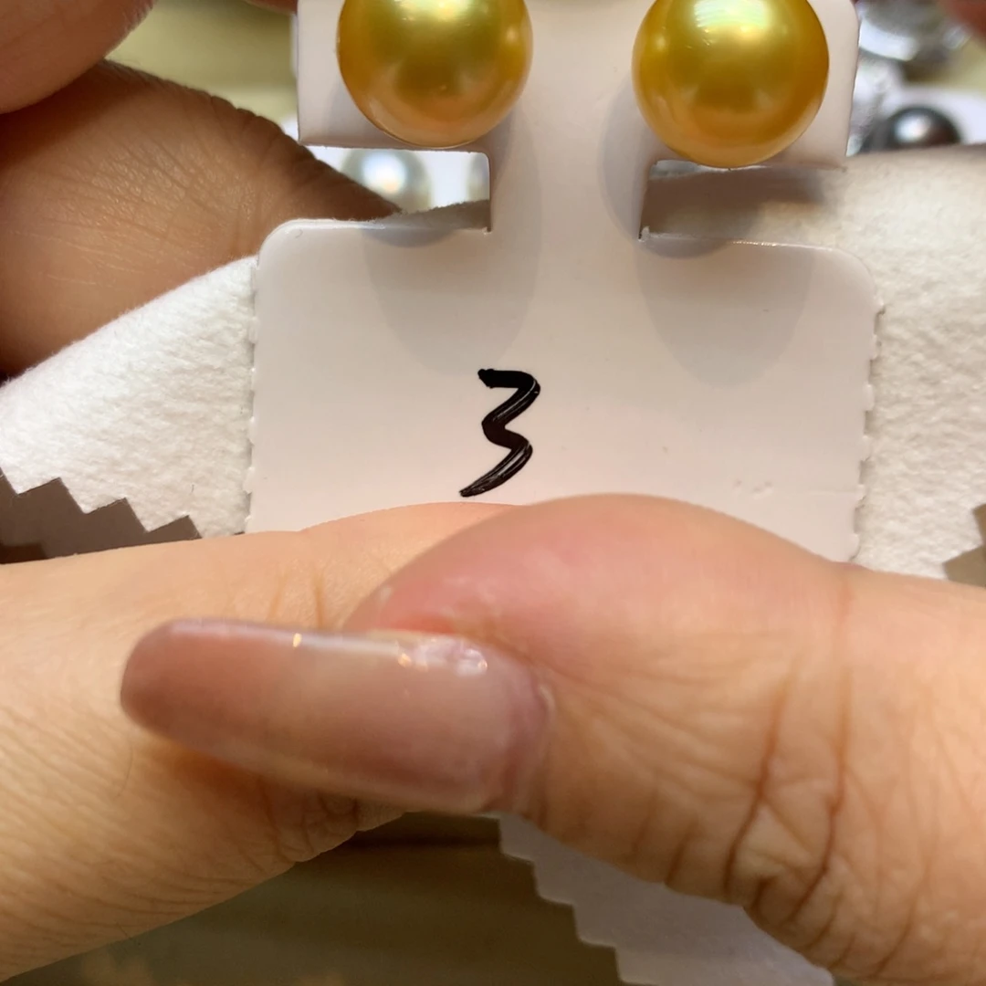 18K金镶嵌耳饰海水珍珠