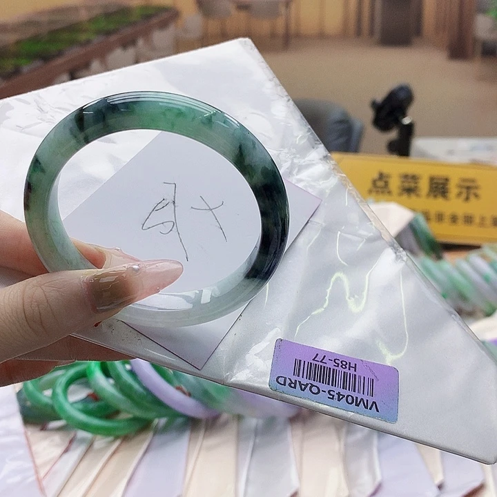 翡翠手镯未镶嵌fghhghhggghhhh