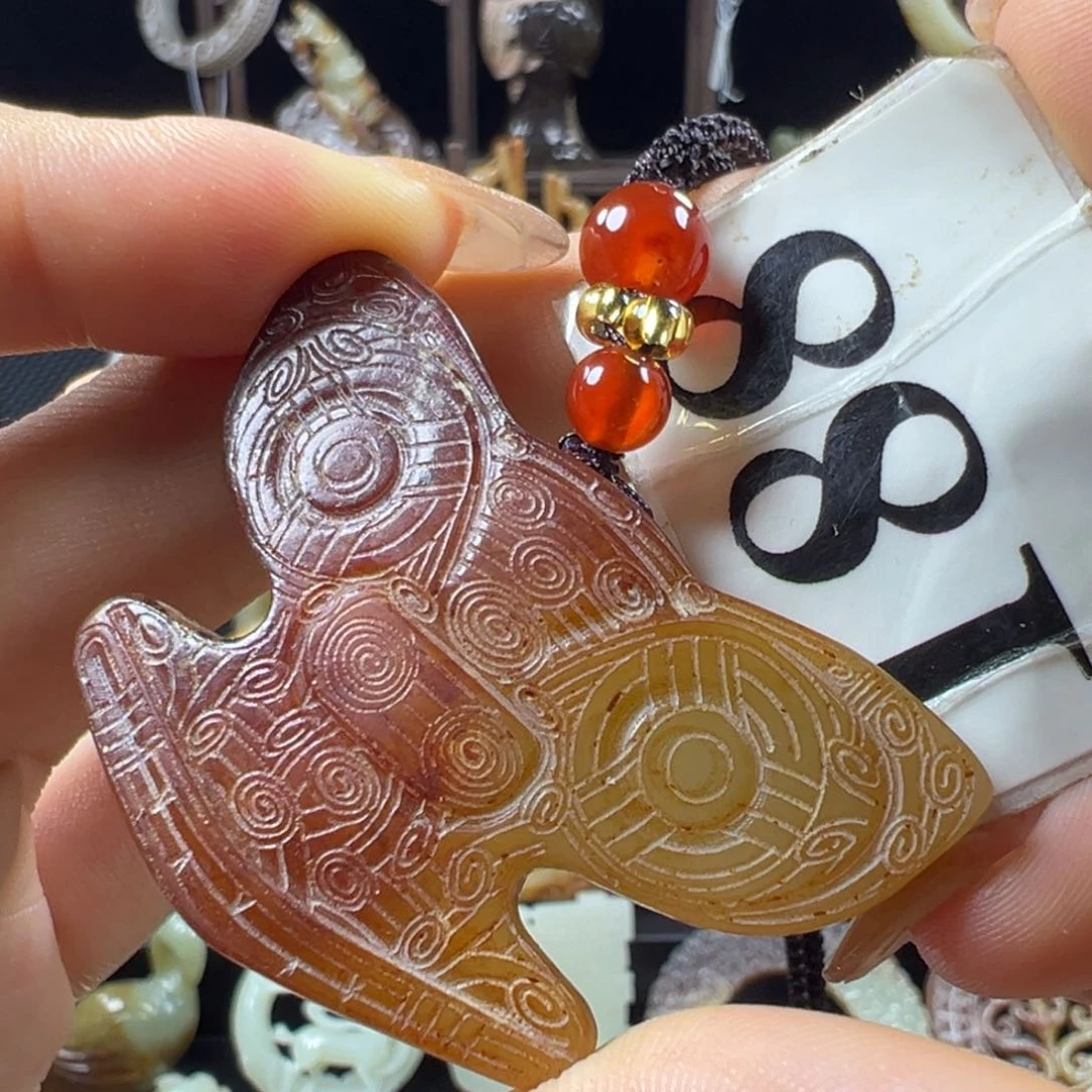 和田玉未镶嵌把件