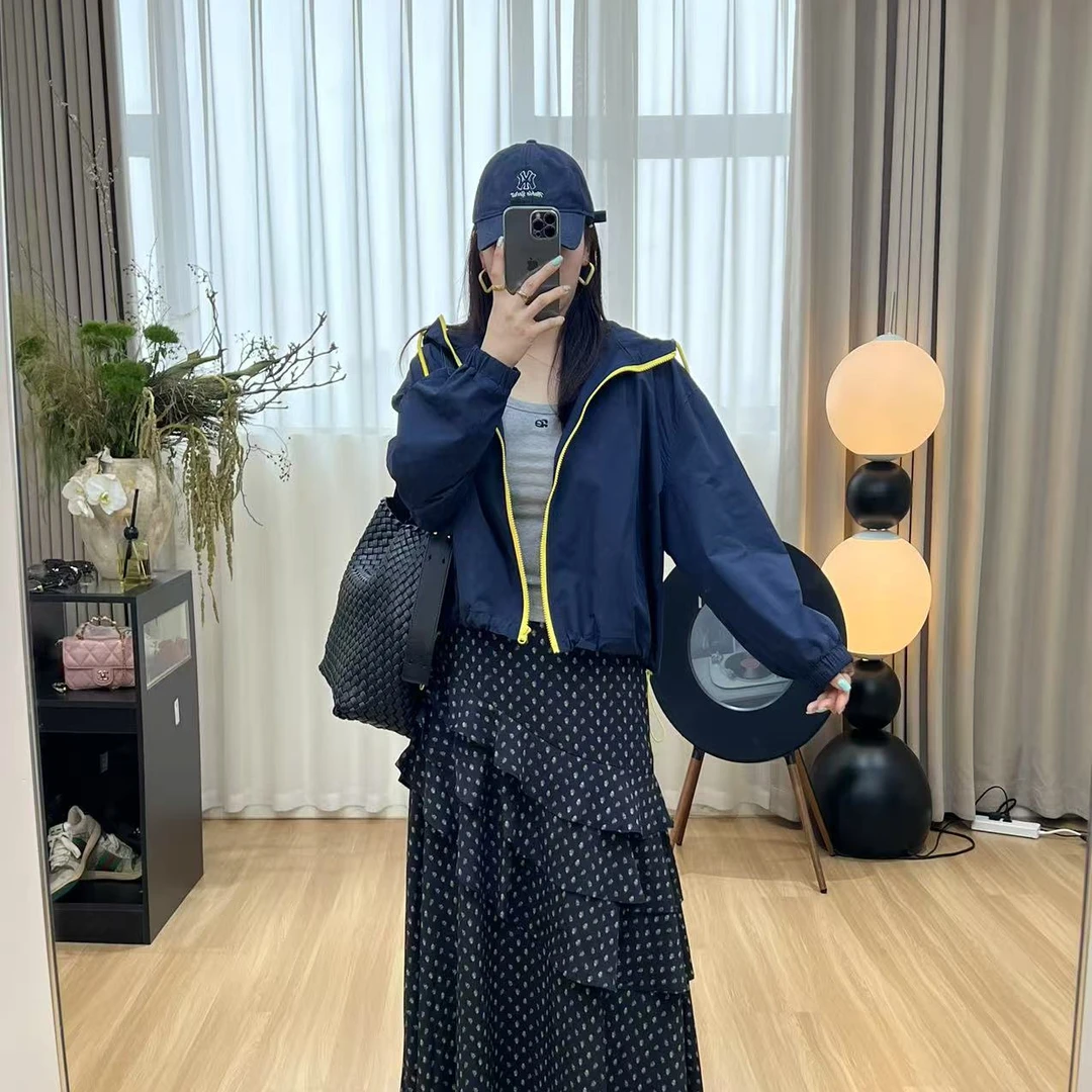 彩色包边撞色连帽冲锋衣外套