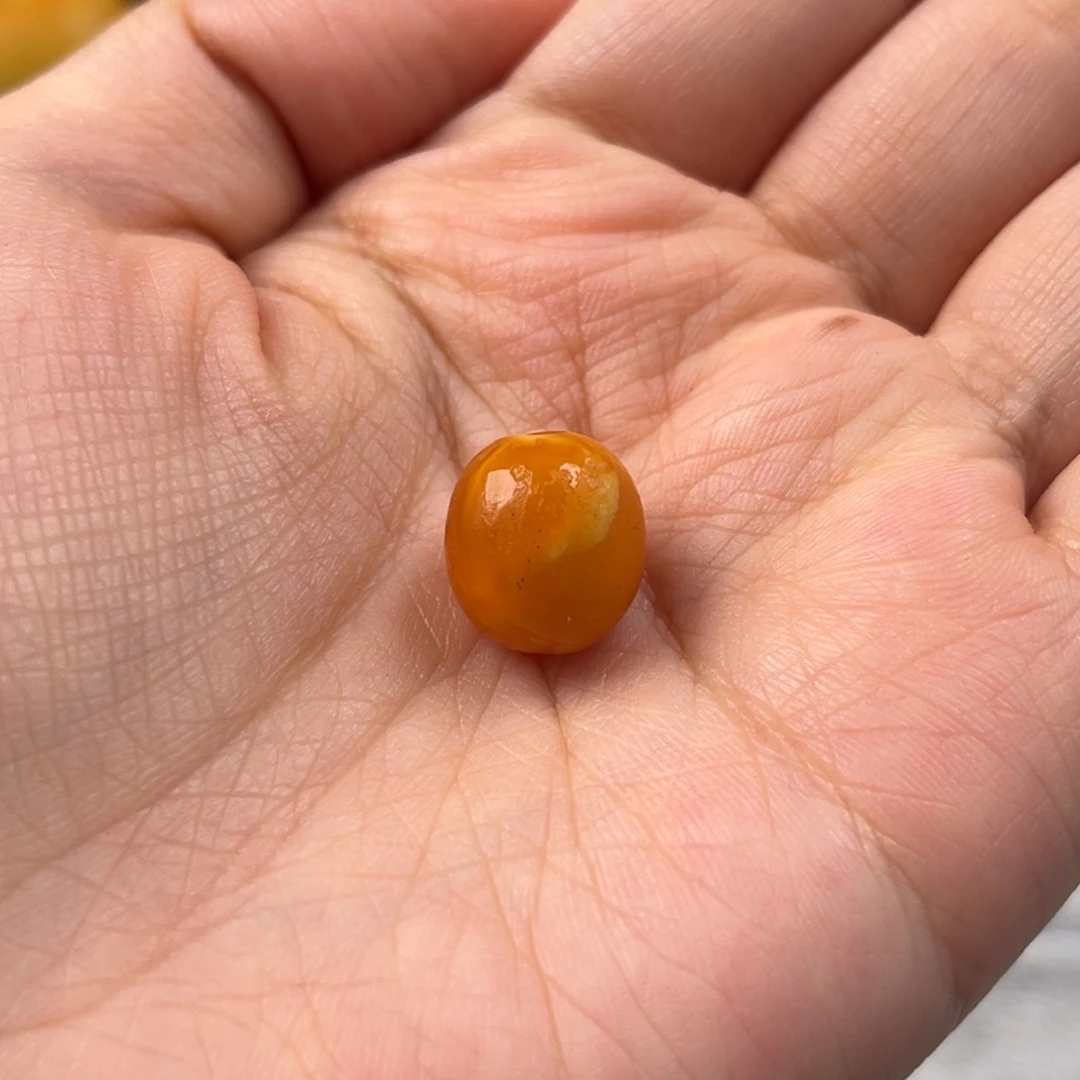 .***.蜜蜡未镶嵌颈饰老蜜蜡