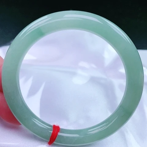 翡翠手镯（圆镯）未镶嵌63号