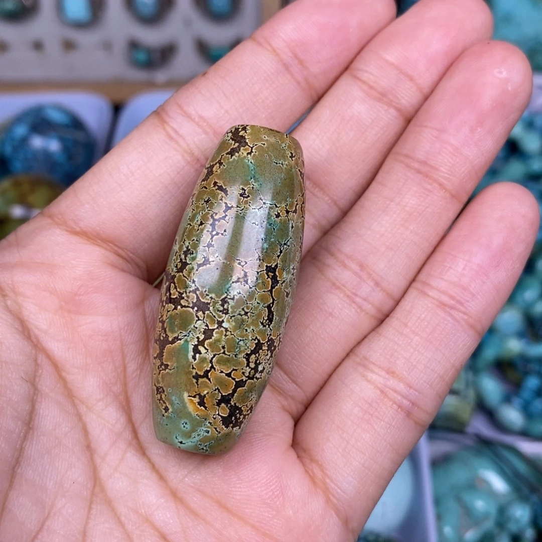 未镶嵌绿松石颈饰