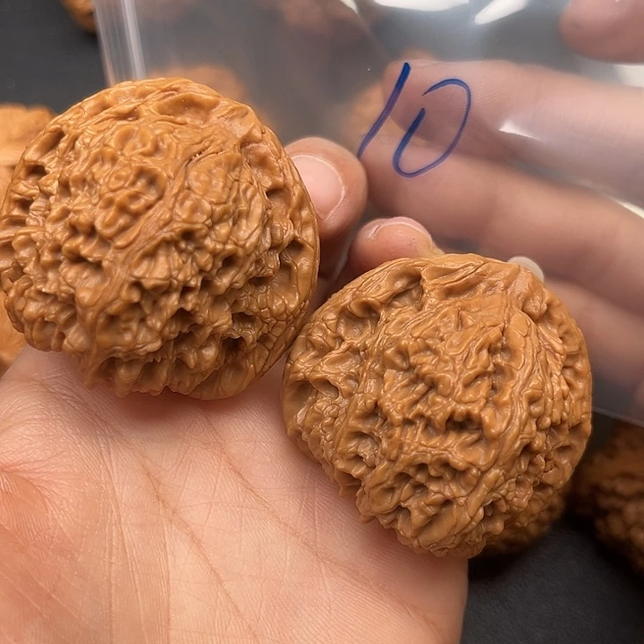 香***丸桃核吊坠10号南疆石