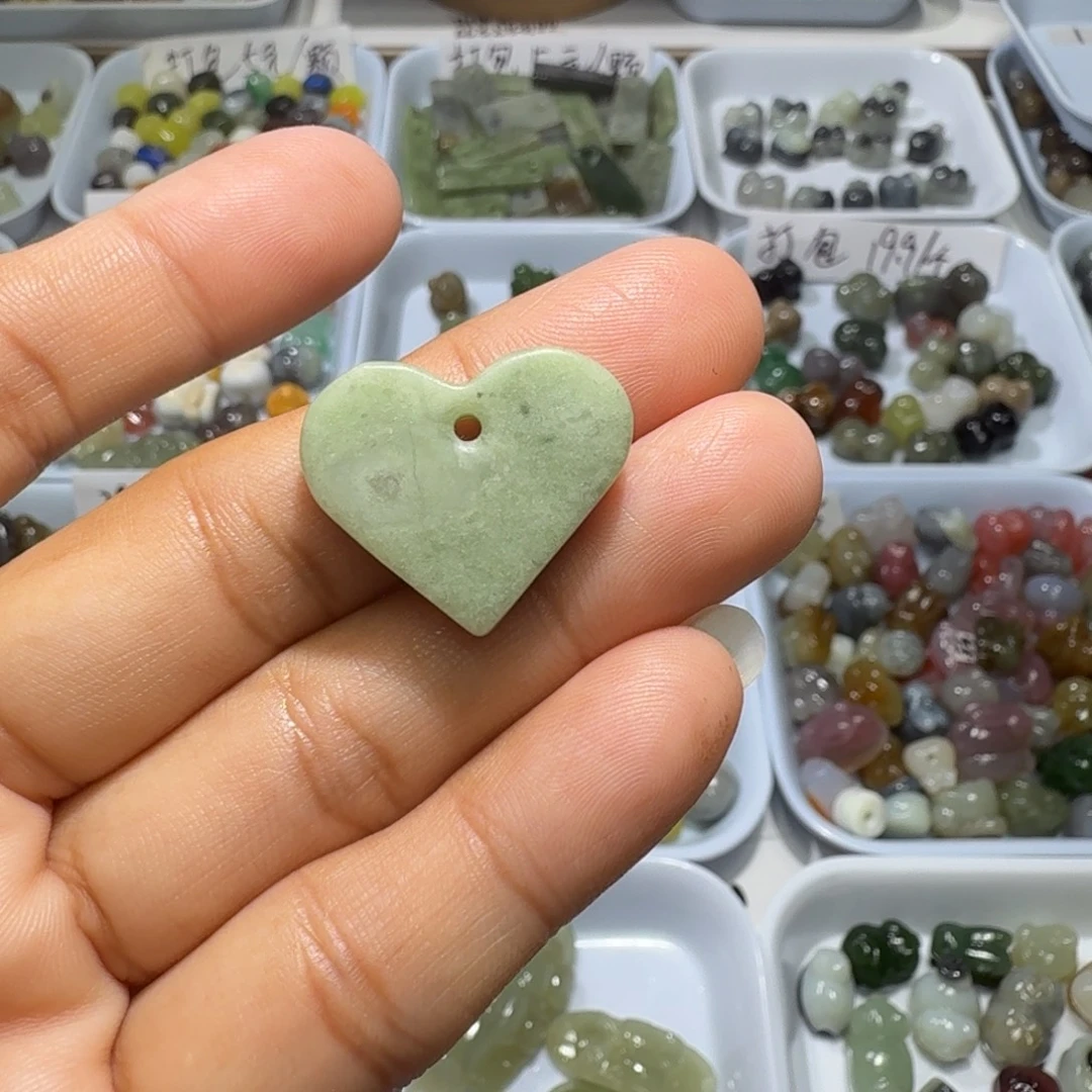 和田玉未镶嵌珠宝奇石