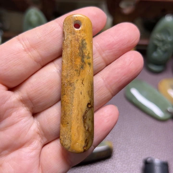 岫岩河磨玉（透闪石质玉）未镶嵌颈饰