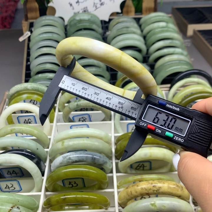 未镶嵌蛇纹石玉手镯57