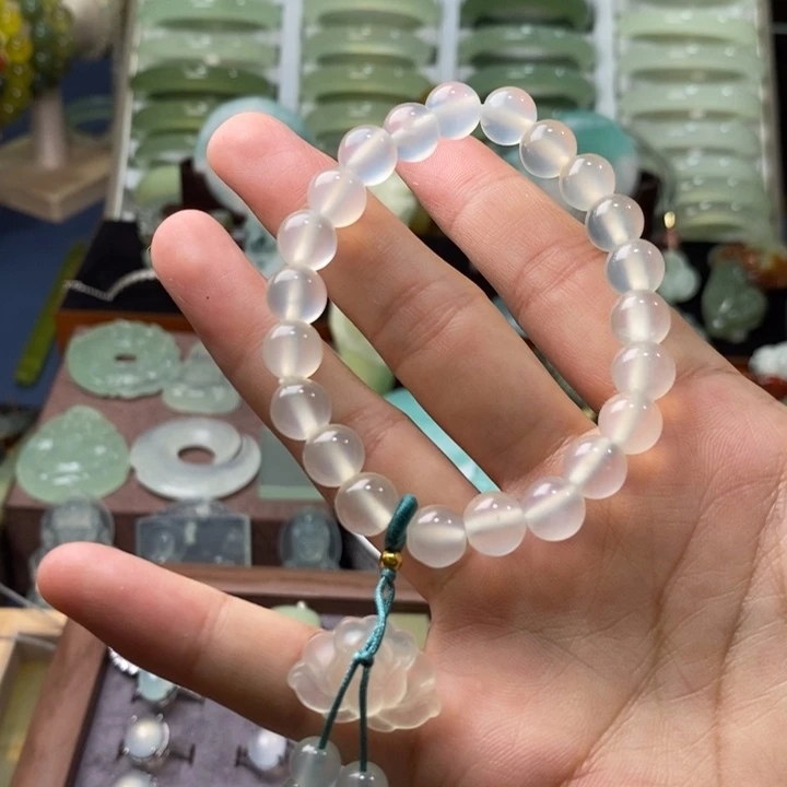 未镶嵌蛇纹石玉颈饰