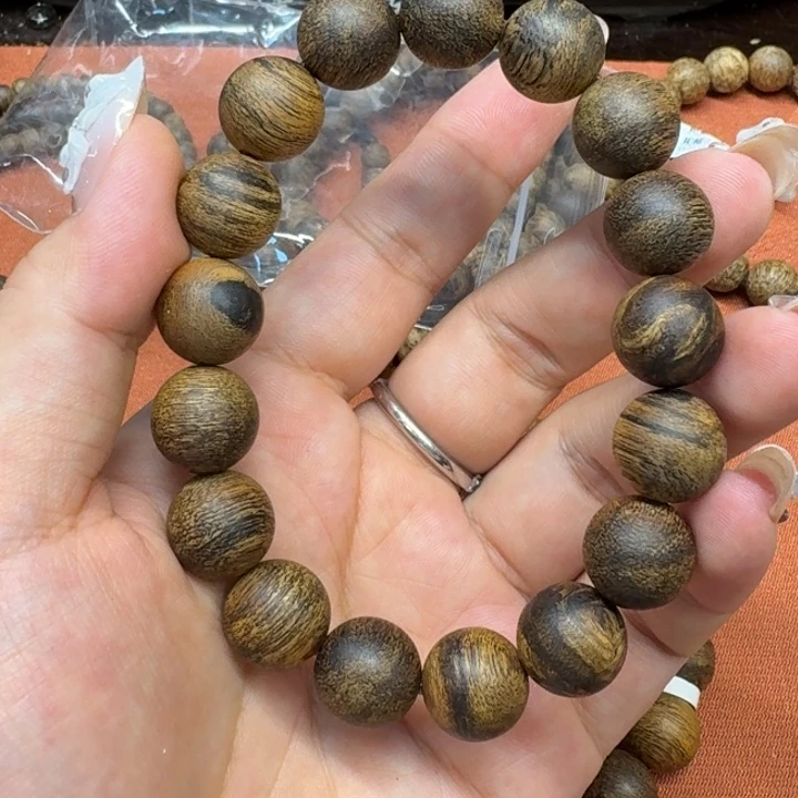 大叶紫檀（黑酸枝木类）