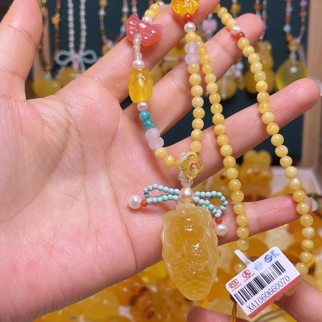 琥珀未镶嵌裸石吊坠