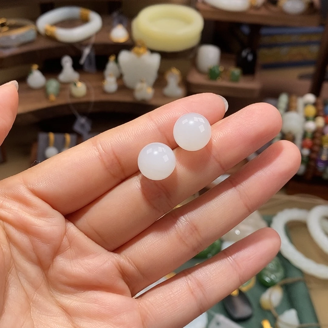 和田玉未镶嵌耳饰