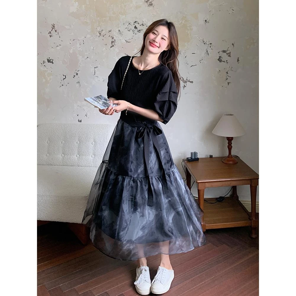 独特漂亮高腰显瘦网纱拼接连衣裙女2025夏季法式复古泡泡袖掐腰裙