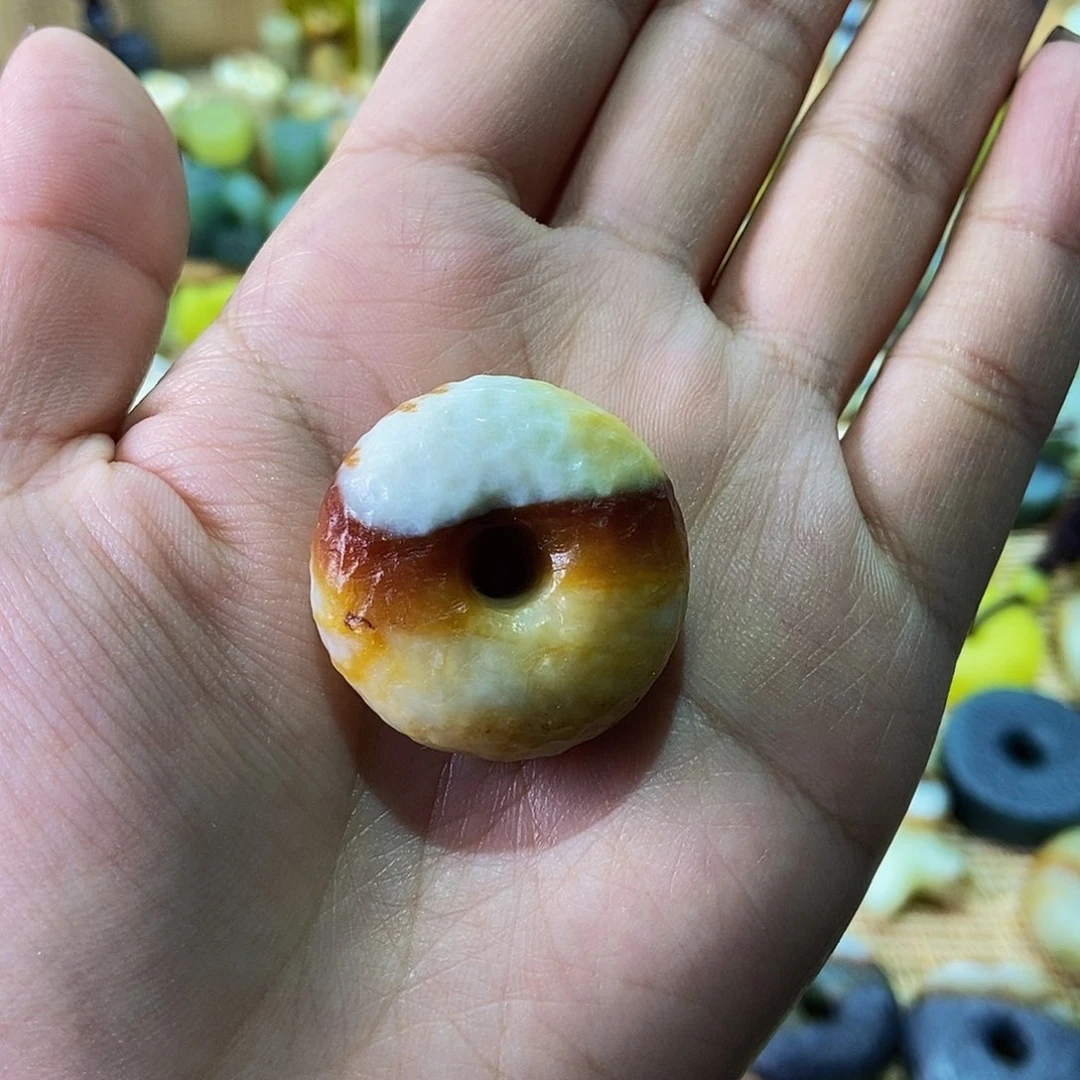 未镶嵌蛇纹石玉挂件