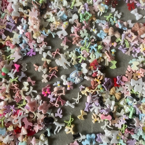 彩色立体飘带蝴蝶结树脂美甲饰品混装网红爆款