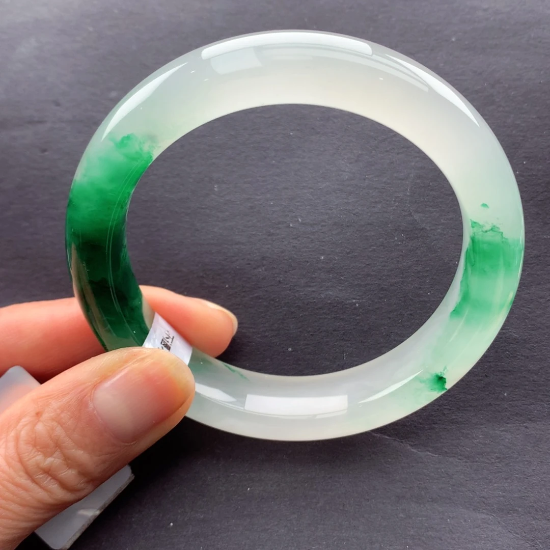 【闪购商品】未镶嵌手镯石英质玉