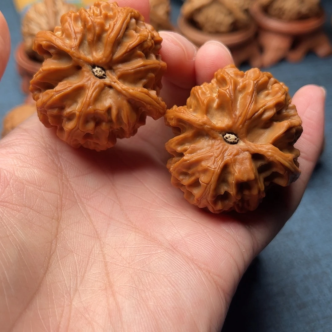 墩***墩文玩核桃吊坠苹果园42尺A8081