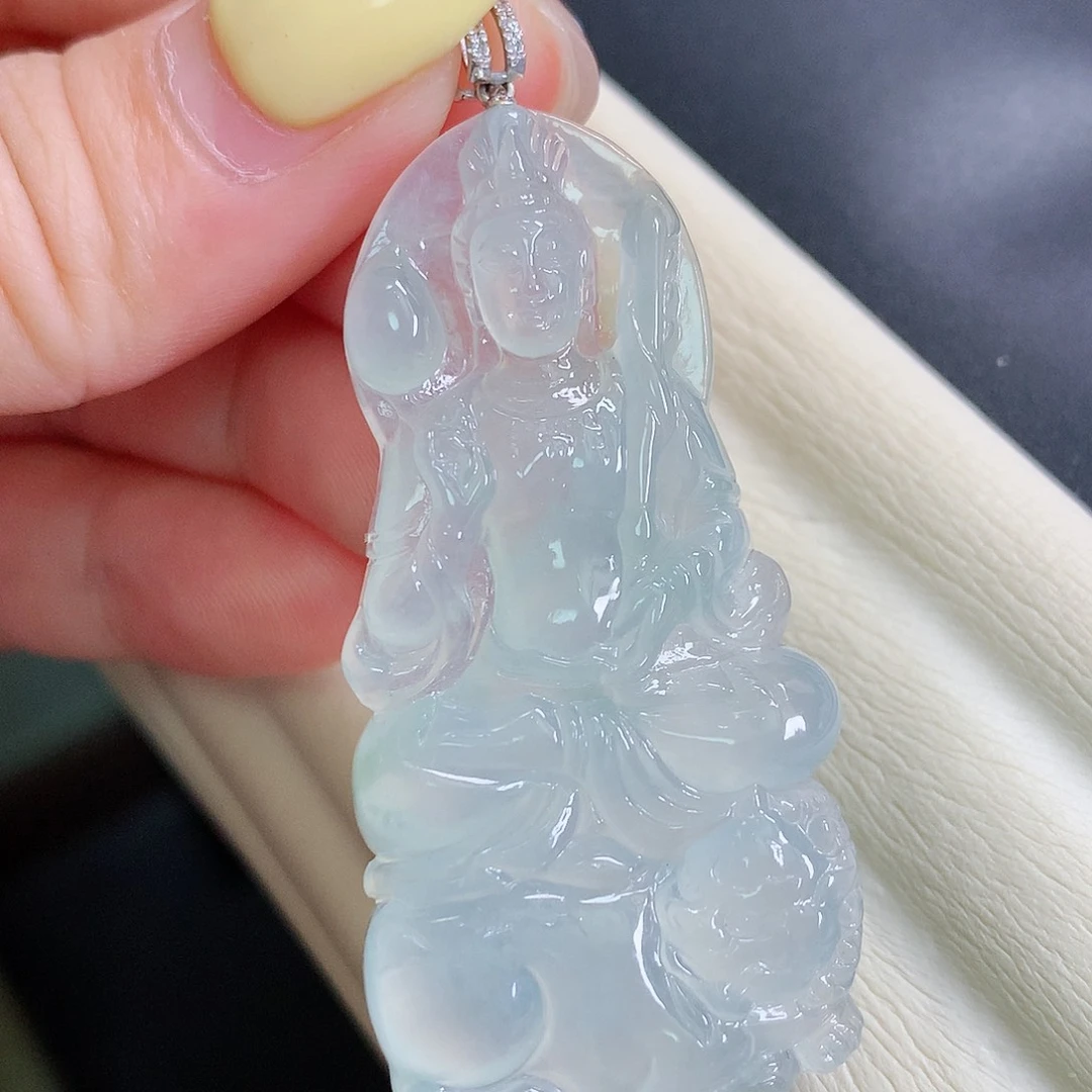 颈饰18K金镶嵌翡翠文殊