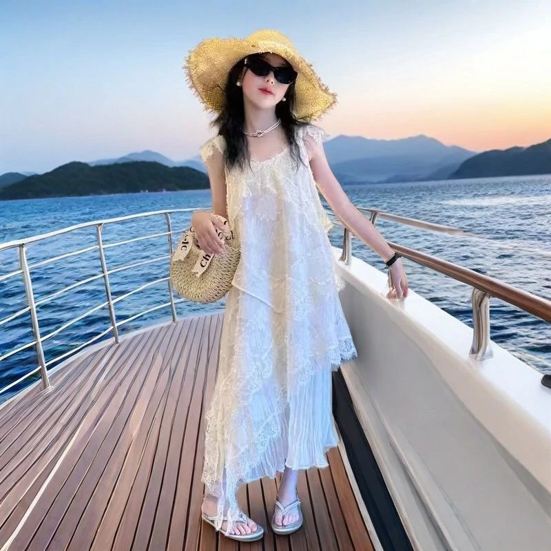 女童连衣裙夏装纯米白色吊带裙沙滩海边设计感洋气韩版蕾丝长裙