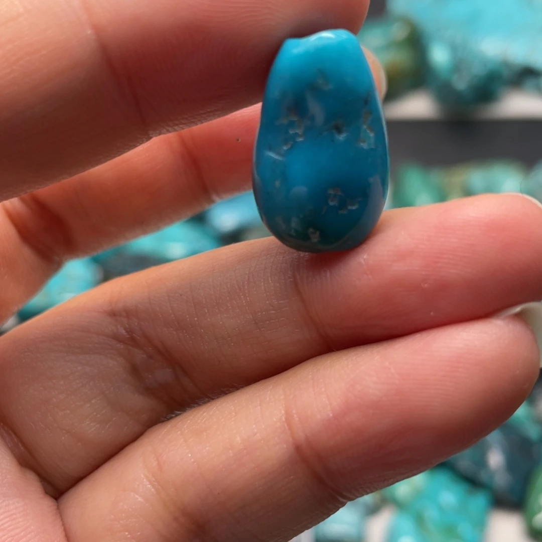 今***比绿松石未镶嵌颈饰