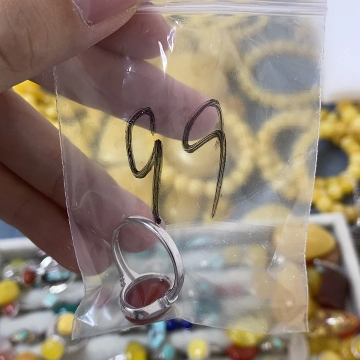 银S925镶嵌蜜蜡裸石戒指