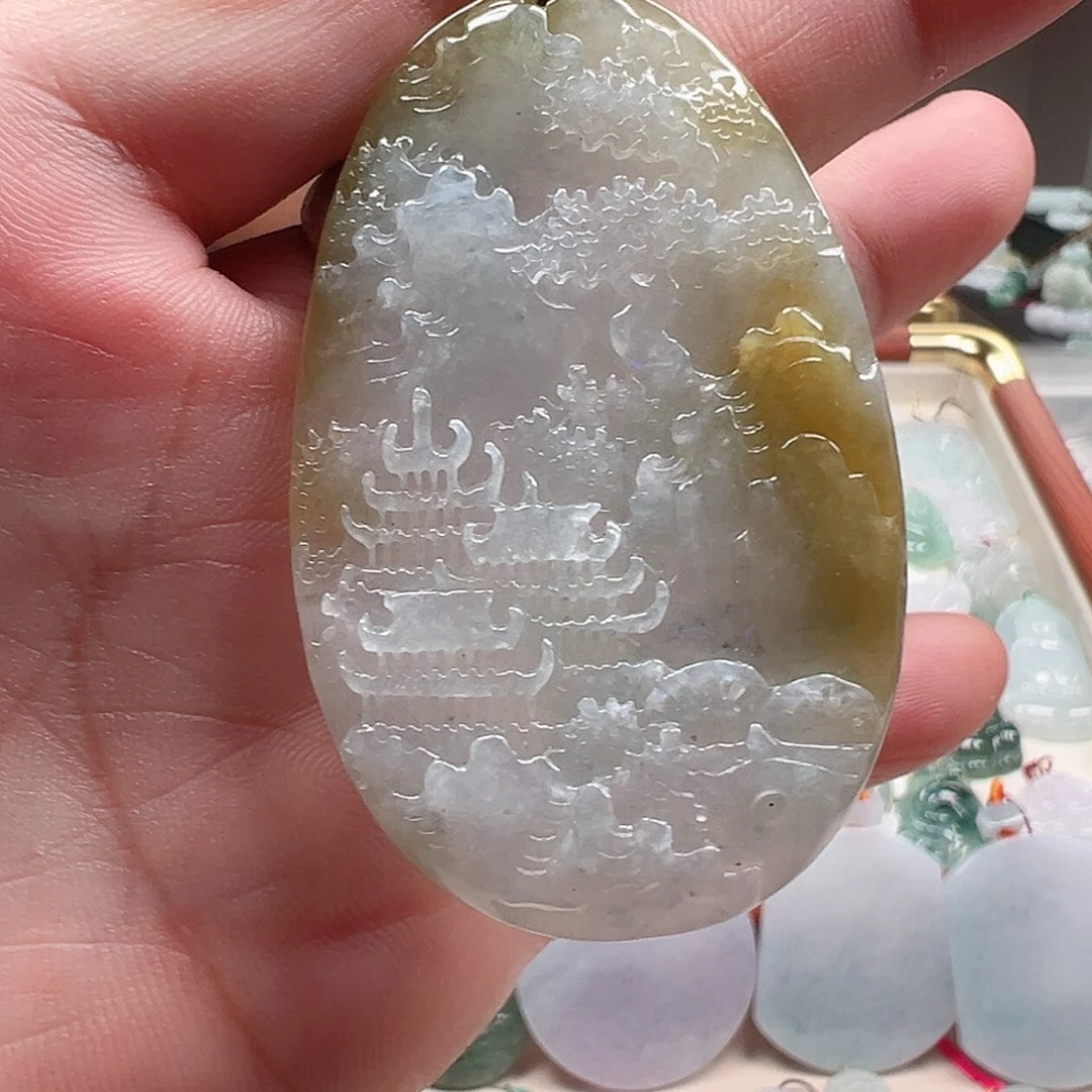 翡翠未镶嵌颈饰山水