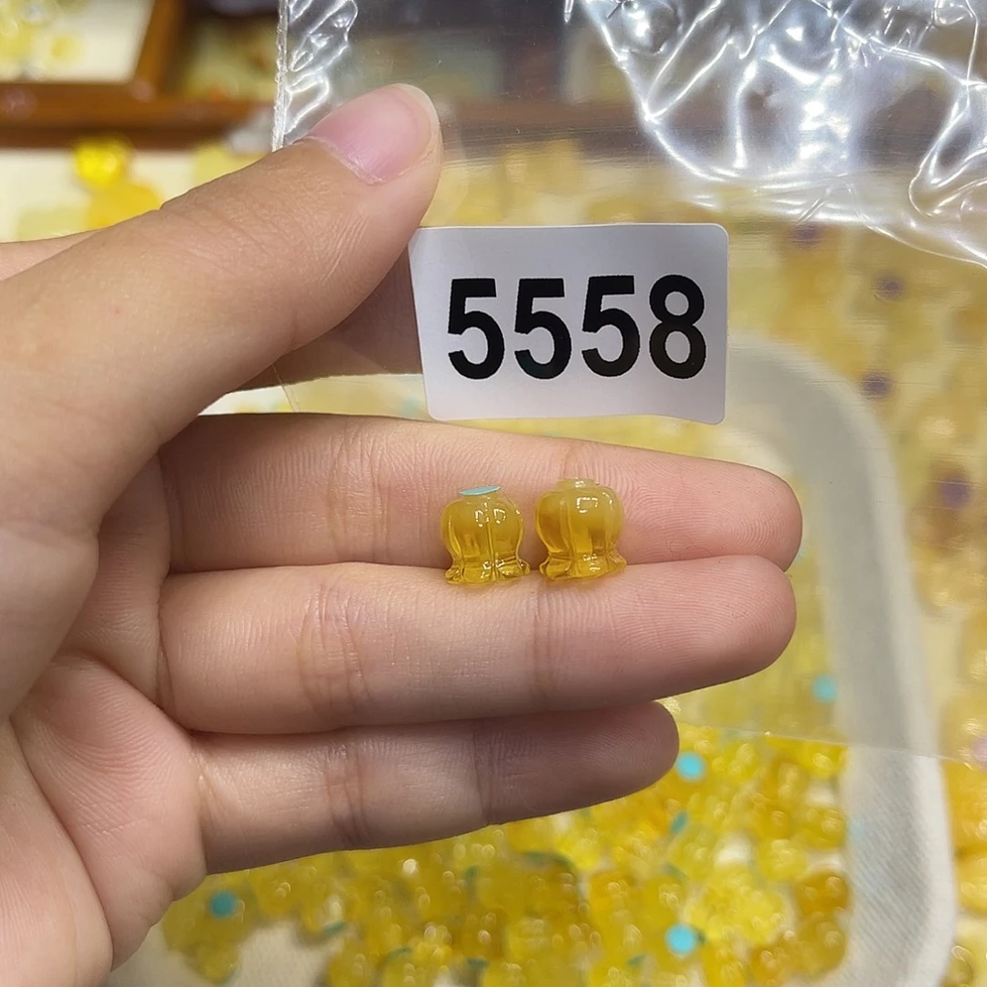 琥珀未镶嵌珠宝奇石