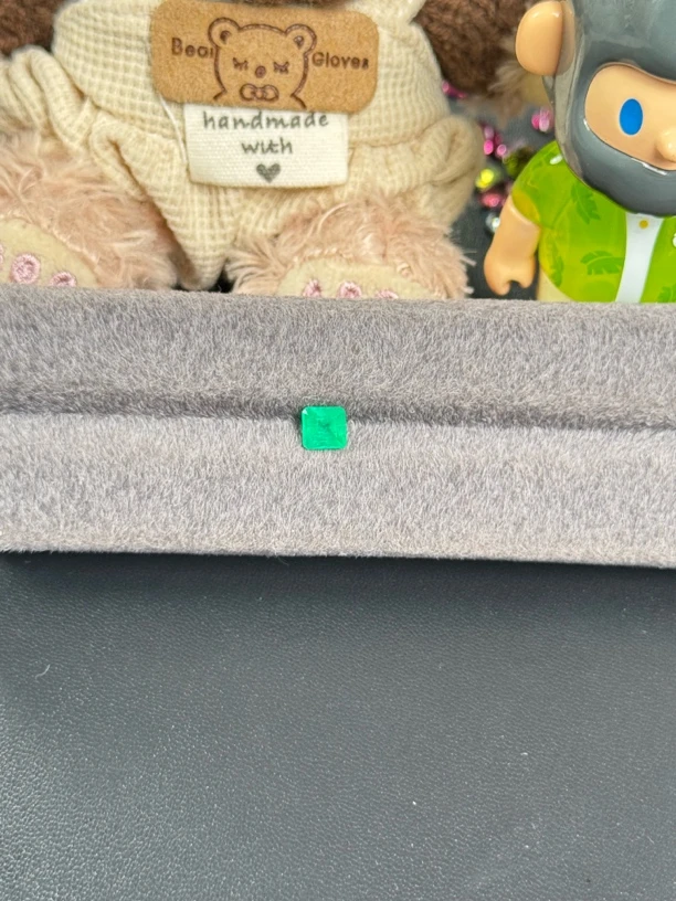 77分哥伦比亚微油祖母绿Vvg 5.3mm✖️5.2mm