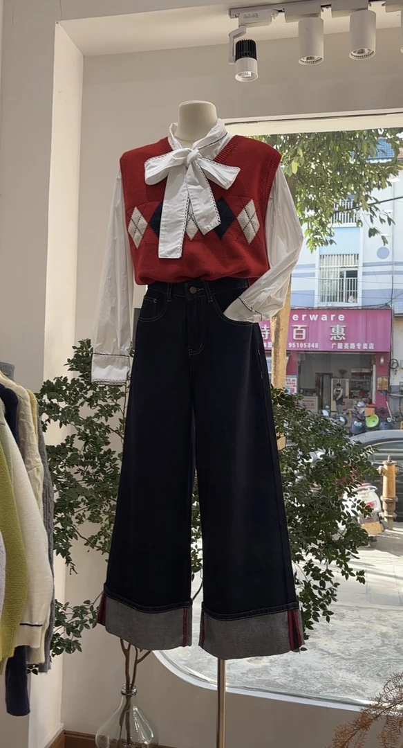芬兰圣诞夜复古红色菱格撞色针织马甲毛衣衬衫两件套