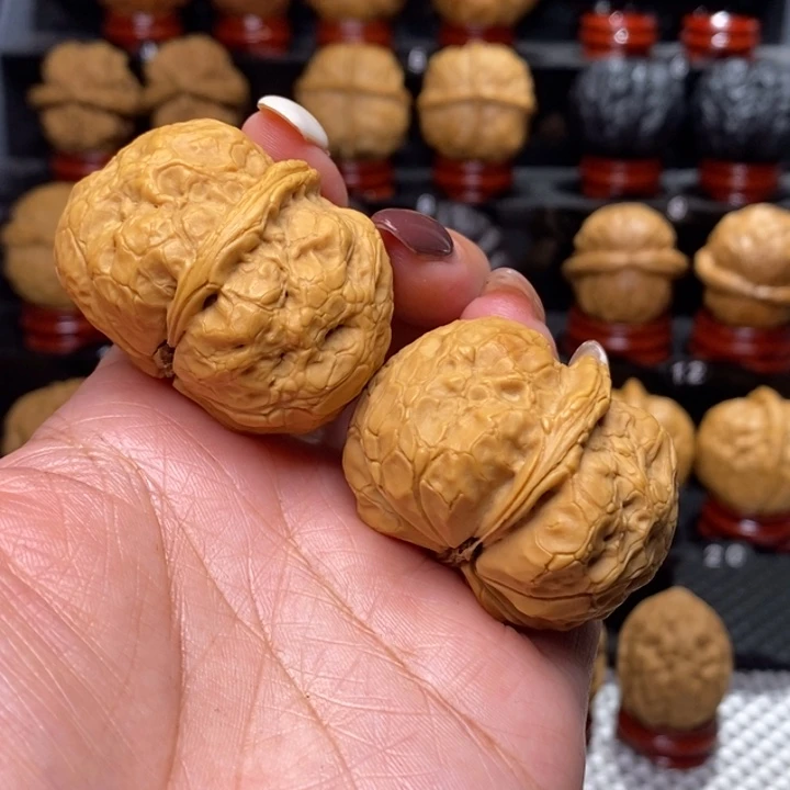 文玩核桃把件海****j鲲鹏元宝…………268