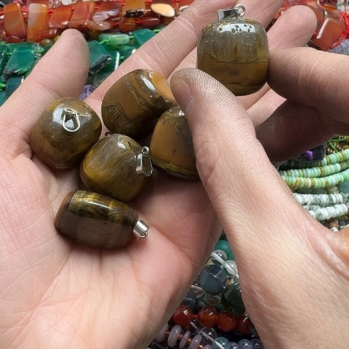 玛瑙/玉髓未镶嵌珠宝半成品2个22mm黄虎吊坠