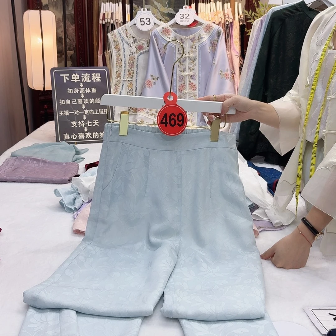 玲****非遗传承人的精神风貌和