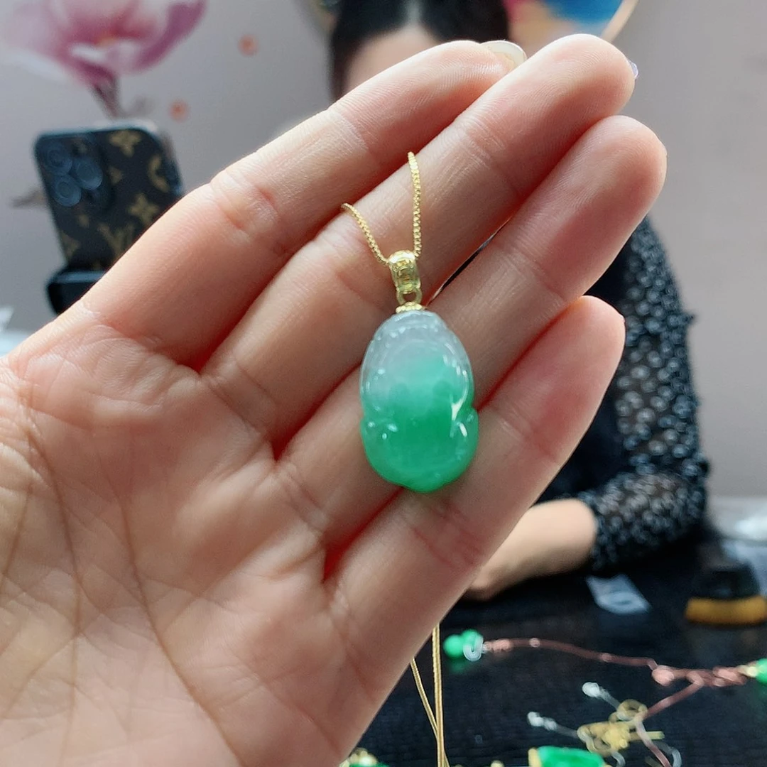 【闪购商品】红宝石吊坠(赠链)未镶嵌