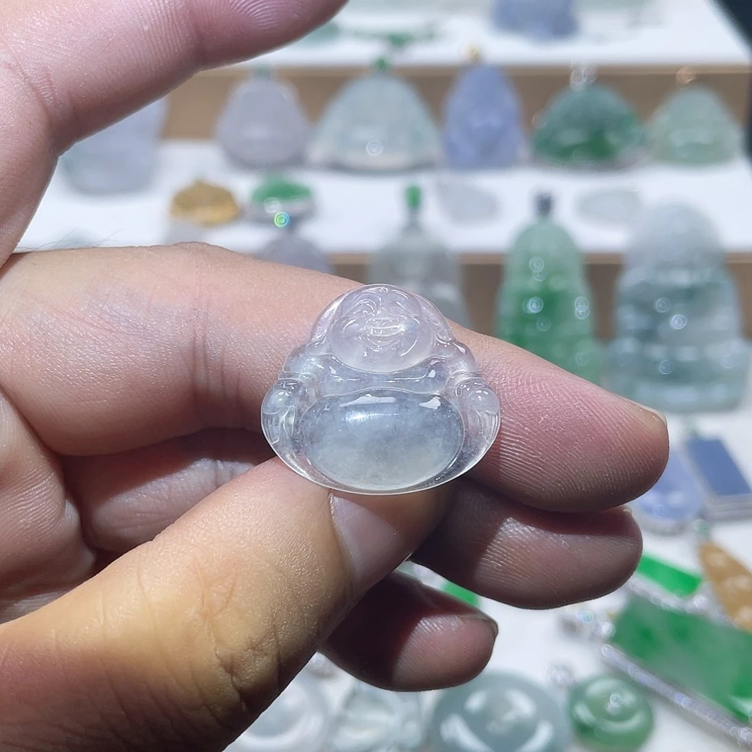 翡翠未镶嵌颈饰缅甸