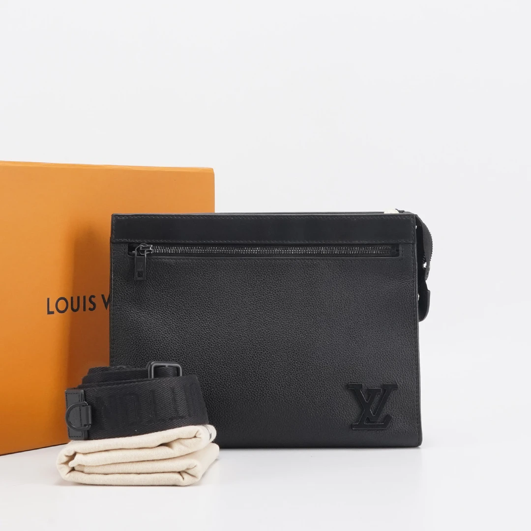 95新 LouisVuitton/路易威登 【白菜】Messenger单肩包BGK117190001