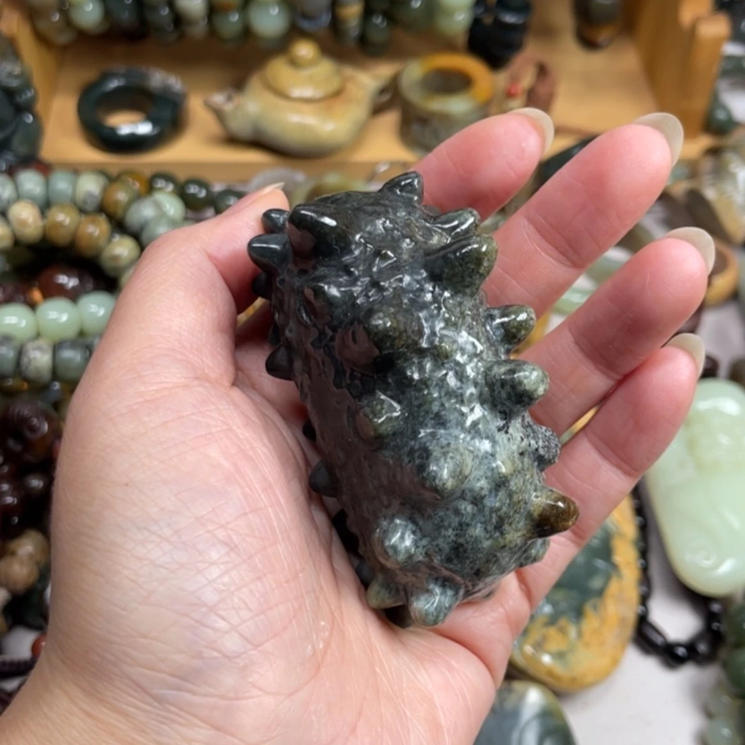 【闪购商品】未镶嵌岫岩河磨玉（透闪石质玉）把件